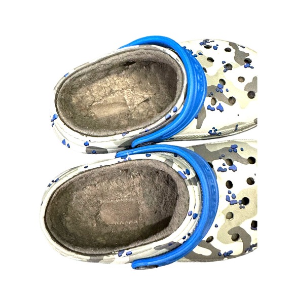 Crocs Child’s Classic Lined Gray Camo Clogs Size C-9 - Picture 4 of 5